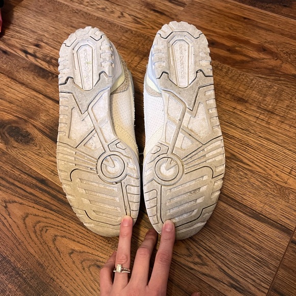 New Balance 550 in Cream and Gold - Picture 6 of 9